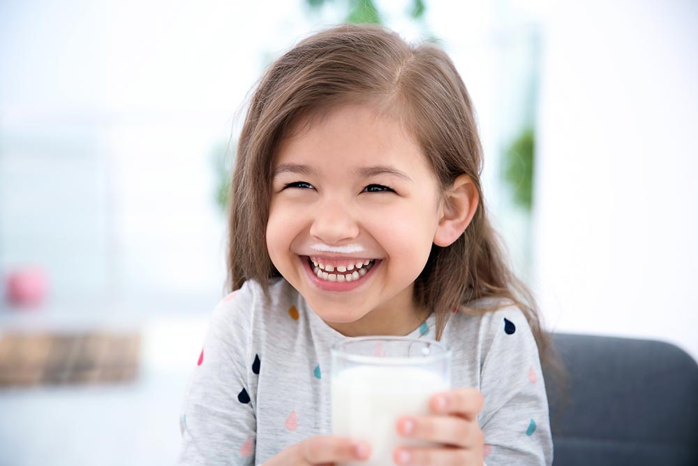 Read more about the article Does Milk Actually Make Your Teeth Whiter?