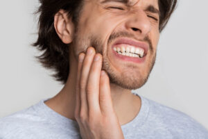 Read more about the article What Are the Disadvantages of Removing Wisdom Teeth?