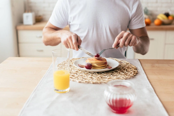 You are currently viewing Can You Eat Pancakes After Wisdom Teeth Removal?